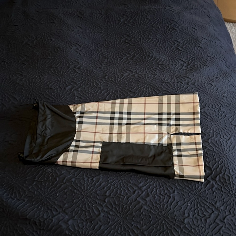 NWOT Authentic Burberry ring dog coat